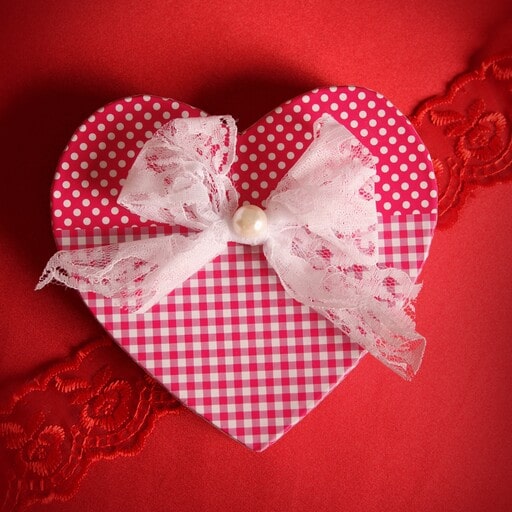 Adorn your plain Valentine box with Lovely Laces