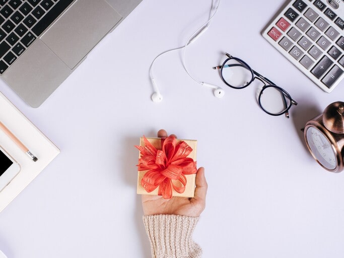 Why Small but Thoughtful Gifts Work for Coworkers