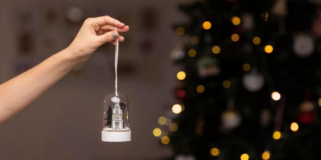 10 Charming New Home Christmas Ornaments ideas and where to buy them
