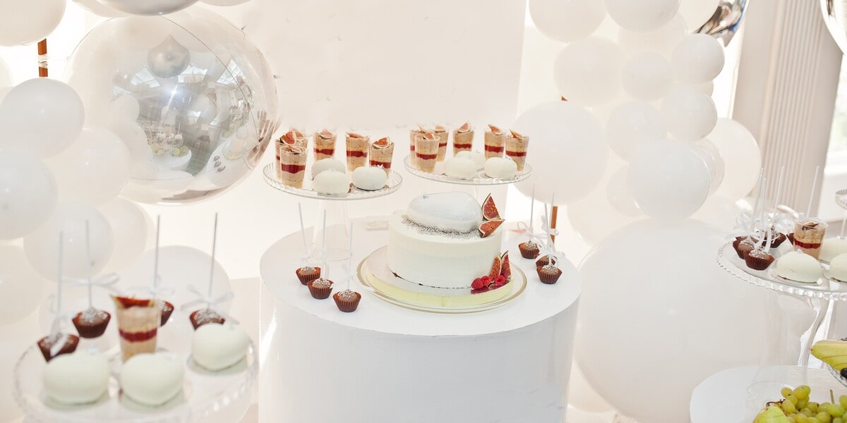 29 Stylish & Exciting Ideas for An All White Party