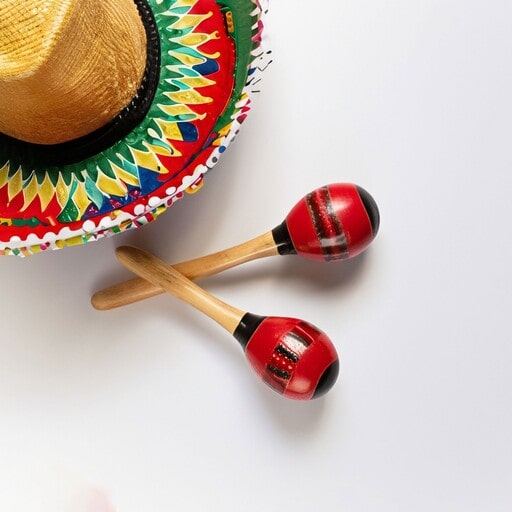 Use maracas to carry tiny party favors