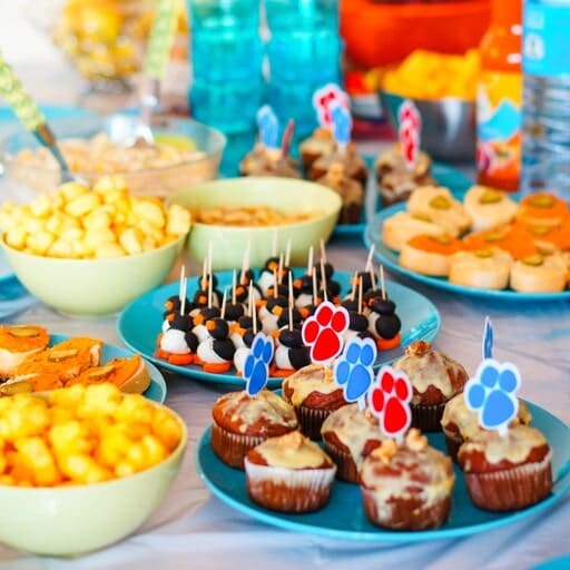 Finger foods are suitable for a Favorite Things party