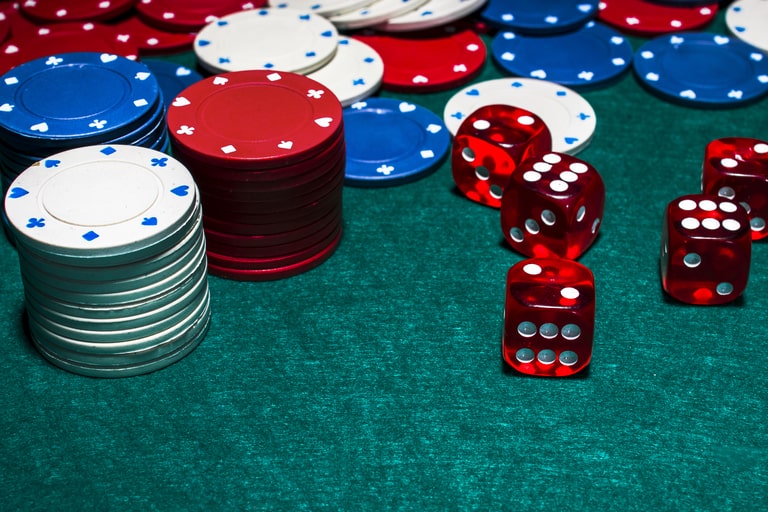 A classic poker game night will make bachelor party more lively