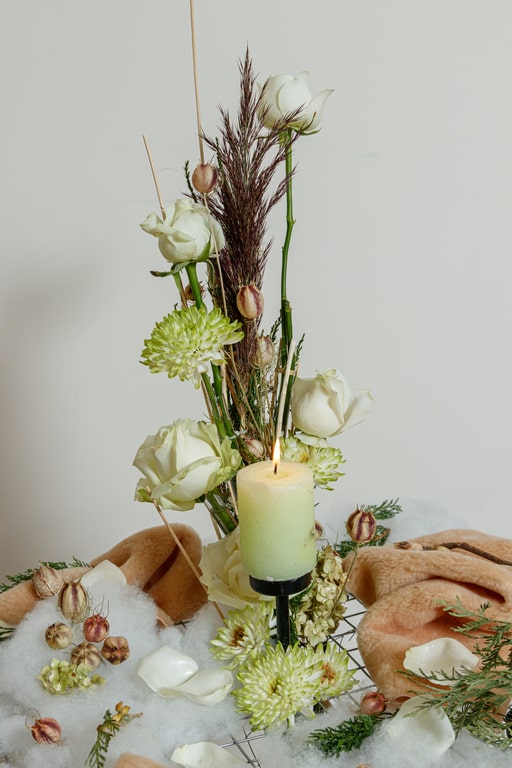 Fresh flowers cand scented candles are for hen parties