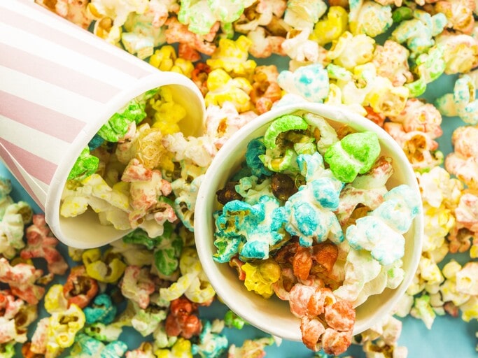 Colored popcorn