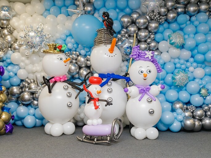 Olaf figurine to decorate the party