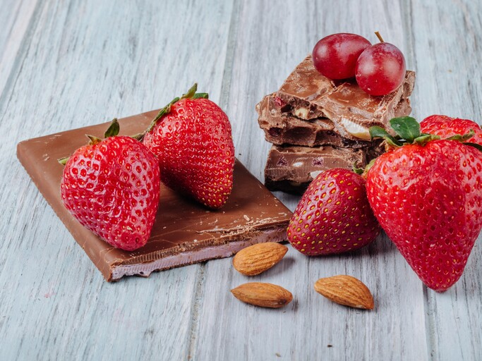 Strawberry Chocolate Bars