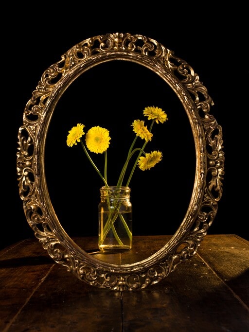 Use vintage-style mirror