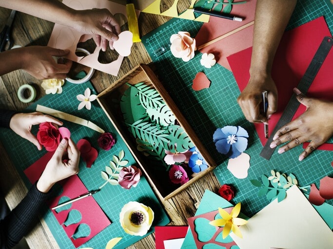 Alice in Wonderland Tea Party: 30 Dreamiest & Craziest Ideas 7 Mad Hatter Hat Decorating
