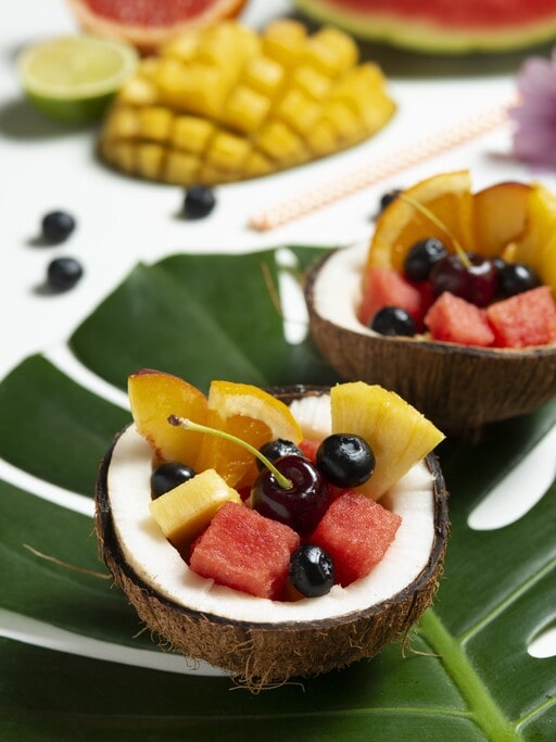 How to Make Fruit Cups for Party: The Best Containers, Decorations and Recipes 5 Tropical Coconut Cups