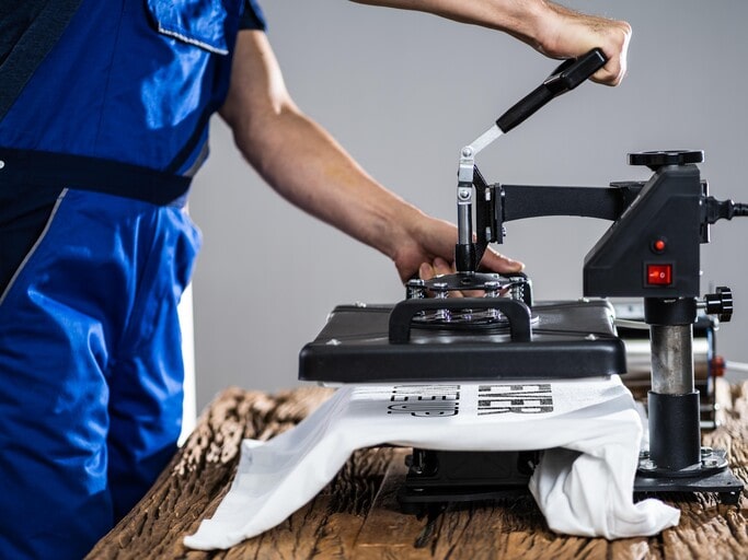 Choose a suitable temperature when heat pressing polyester fabrics