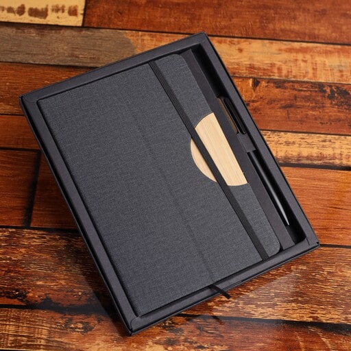 Best Bridesmaid Gifts for Wedding Party: Top 12 Ideas to Say "Thank You" 5 Journal and pen set