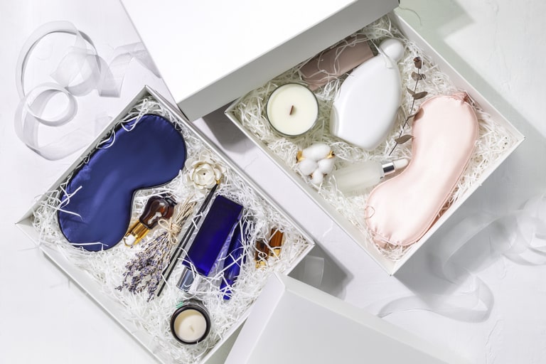 Best Bridesmaid Gifts for Wedding Party: Top 12 Ideas to Say "Thank You" 4 Luxury self-care box gifts for bridesmaids