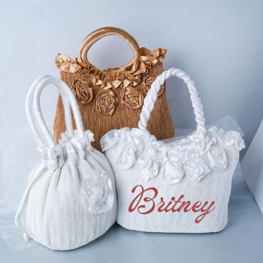 Best Bridesmaid Gifts for Wedding Party: Top 12 Ideas to Say "Thank You" 3 Personalizing bags for bridesmaids using DTF transfers