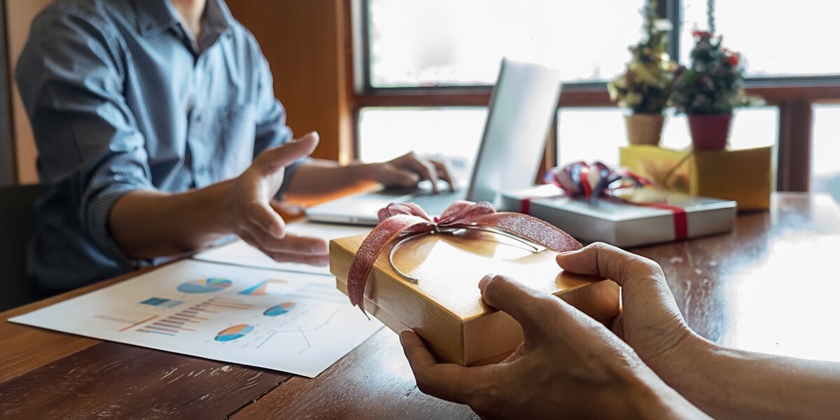 5 Fresh Boss’s Day Gift Ideas That Aren’t Mugs