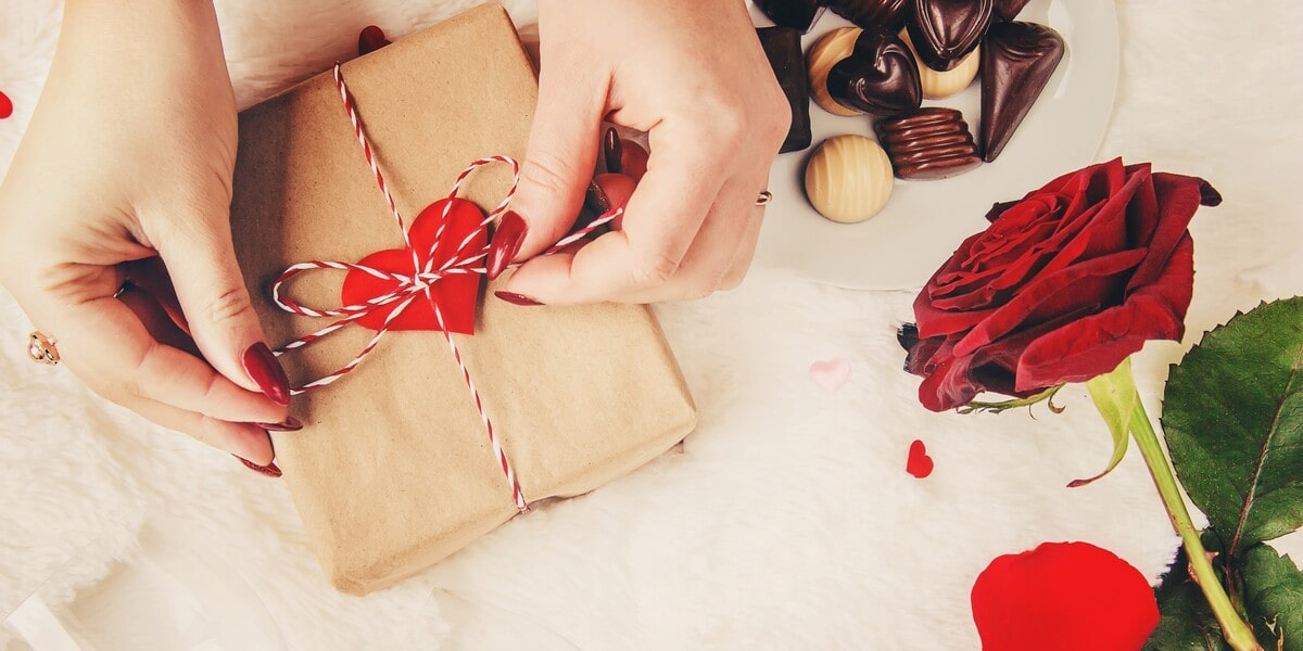 Galentines Day Gifts Guide 9 Sweet & Surprising Ideas for Your Besties