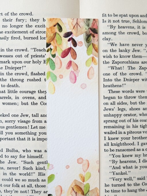 How to Build a Book Advent Calendar for Your Girlfriend (Updated for 2026) 6 Add handmade bookmarks inside the book advert calendar