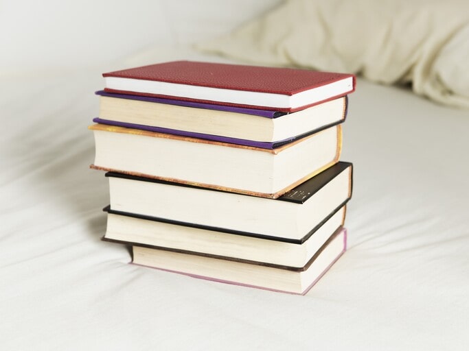 How to Build a Book Advent Calendar for Your Girlfriend (Updated for 2026) 2 Decide on the Book Advent Calendar Style