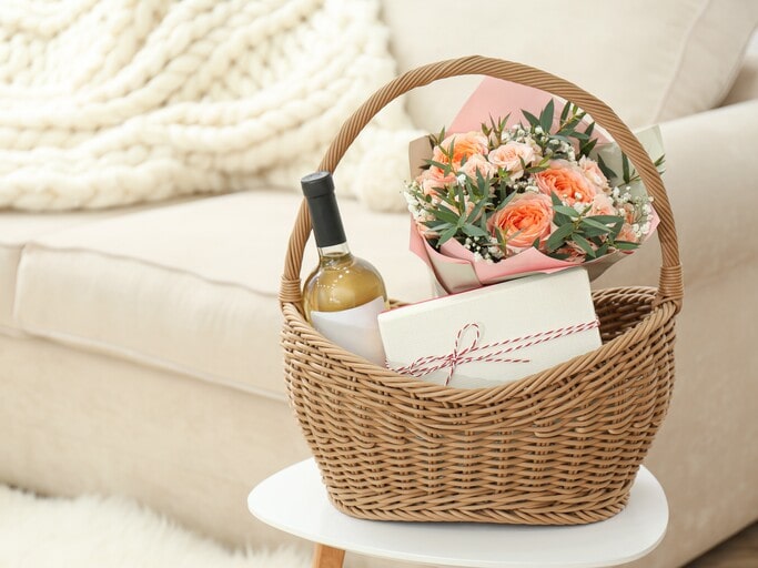 How to Build the Perfect Date Night Gift Basket by Yourself (5 Easy Steps) 4 Re-creating your first date with a gift basket