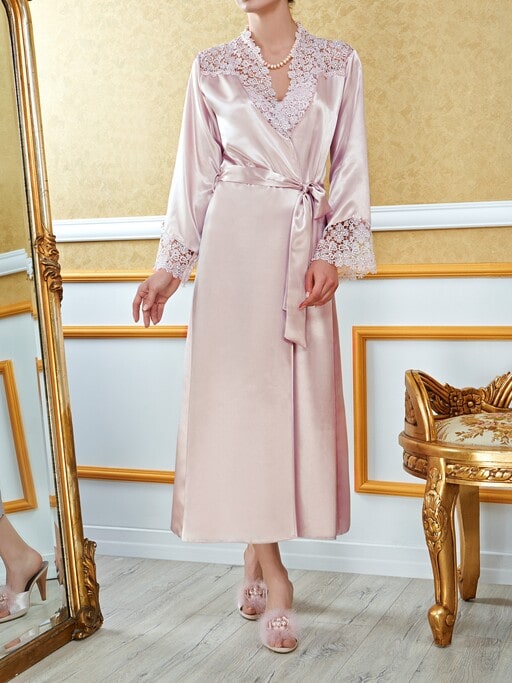 Gift for Mother in Law: 23 Best Ideas to Show Your Appreciation 6 Silk sleepwear set