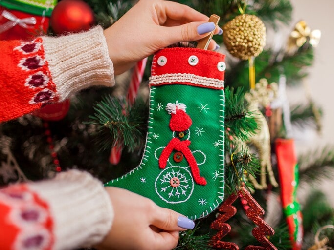 25 Easy Homemade Christmas Gifts You Can Finish in One Afternoon 5 Decorative Christmas Stockings