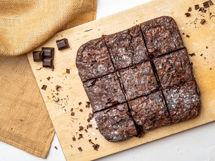 25 Easy Homemade Christmas Gifts You Can Finish in One Afternoon 3 Mini Brownie Bites are easy and quick to make