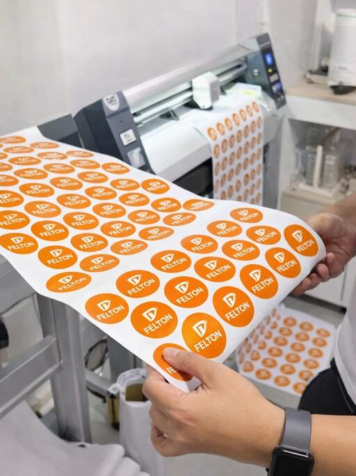 Circle stickers are printed on sheets