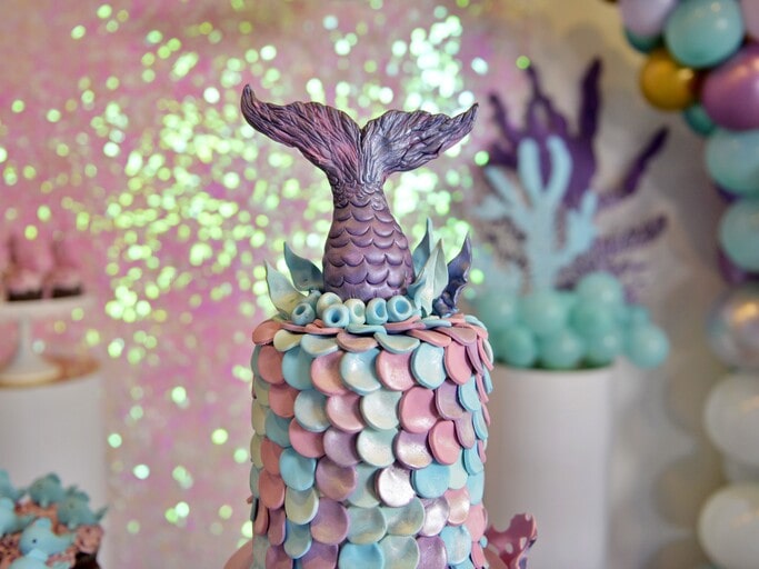 How to Find the Best Birthday Party Themes: A Checklist for Every Celebration 4 Mermaid themed birthday cake